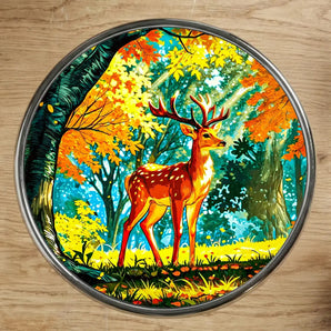 Magnet illustré d'un cerf majestueux dans une clairière automnale dorée, dessin artisanal cerf dessin