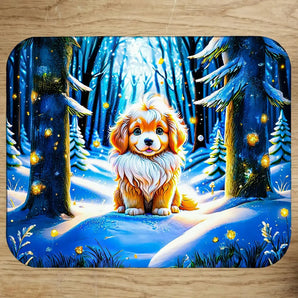 Tapis de souris illustré d'un chiot roux et blanc dans une forêt enneigée nocturne, dessin artisanal chien neige