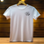 T-shirt personnalisé blanc en coton avec broderie noire Bonne fête papa sur poitrine gauche